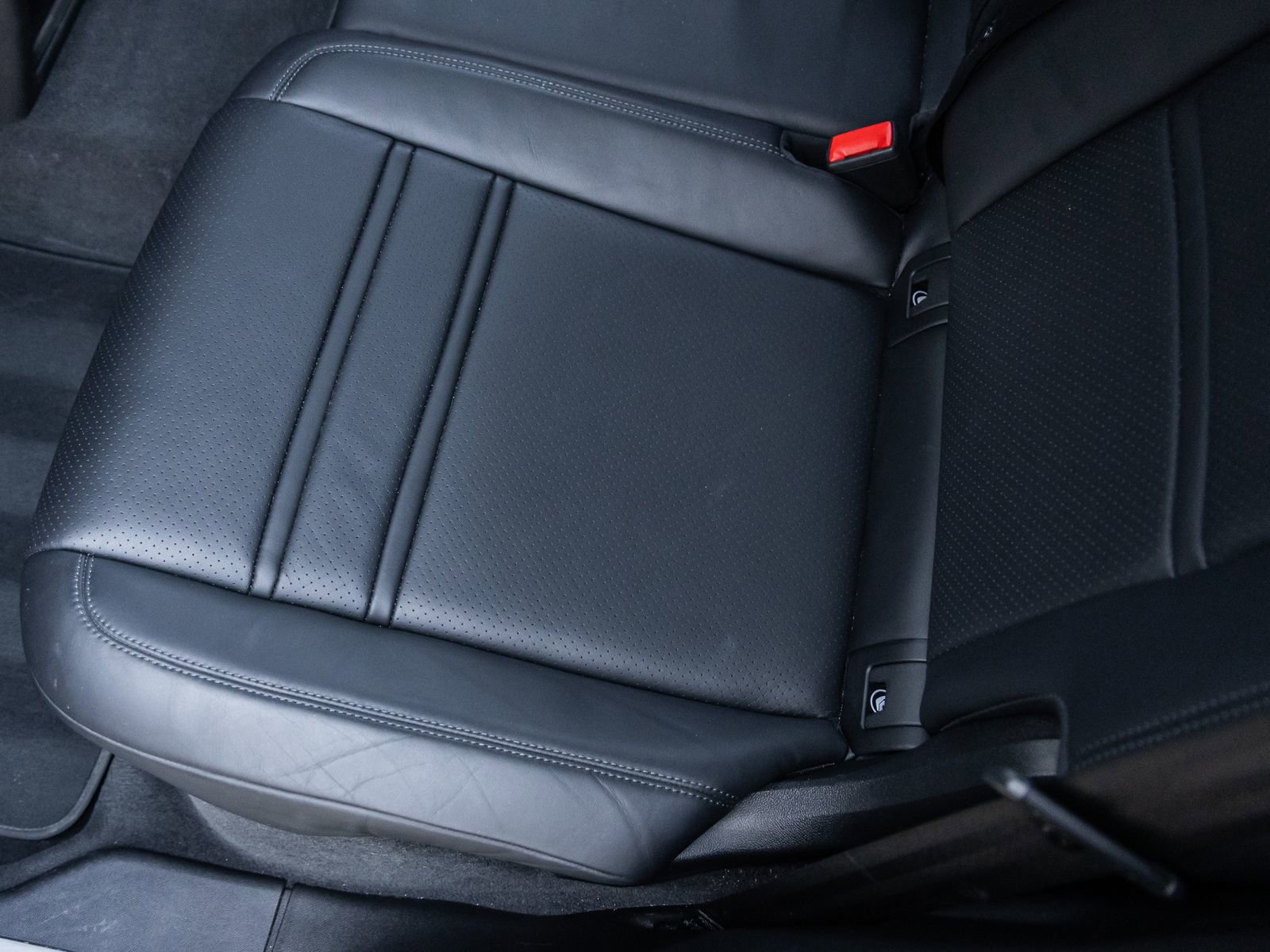 Certified 2024 Porsche Cayenne S image 33