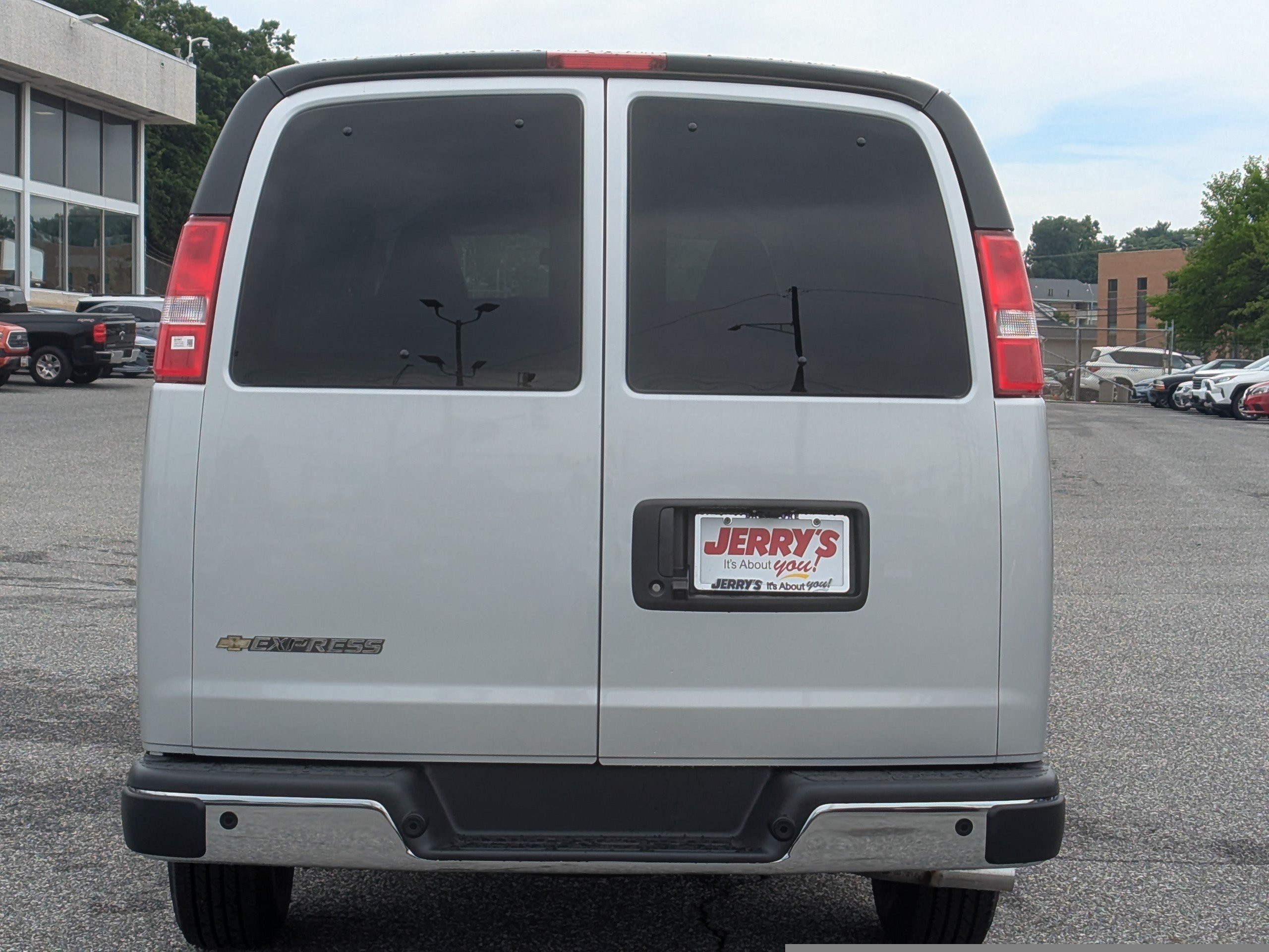 New 2026 Chevrolet Express 2500 LT w/ LT Preferred Equipment Group RWD image 6