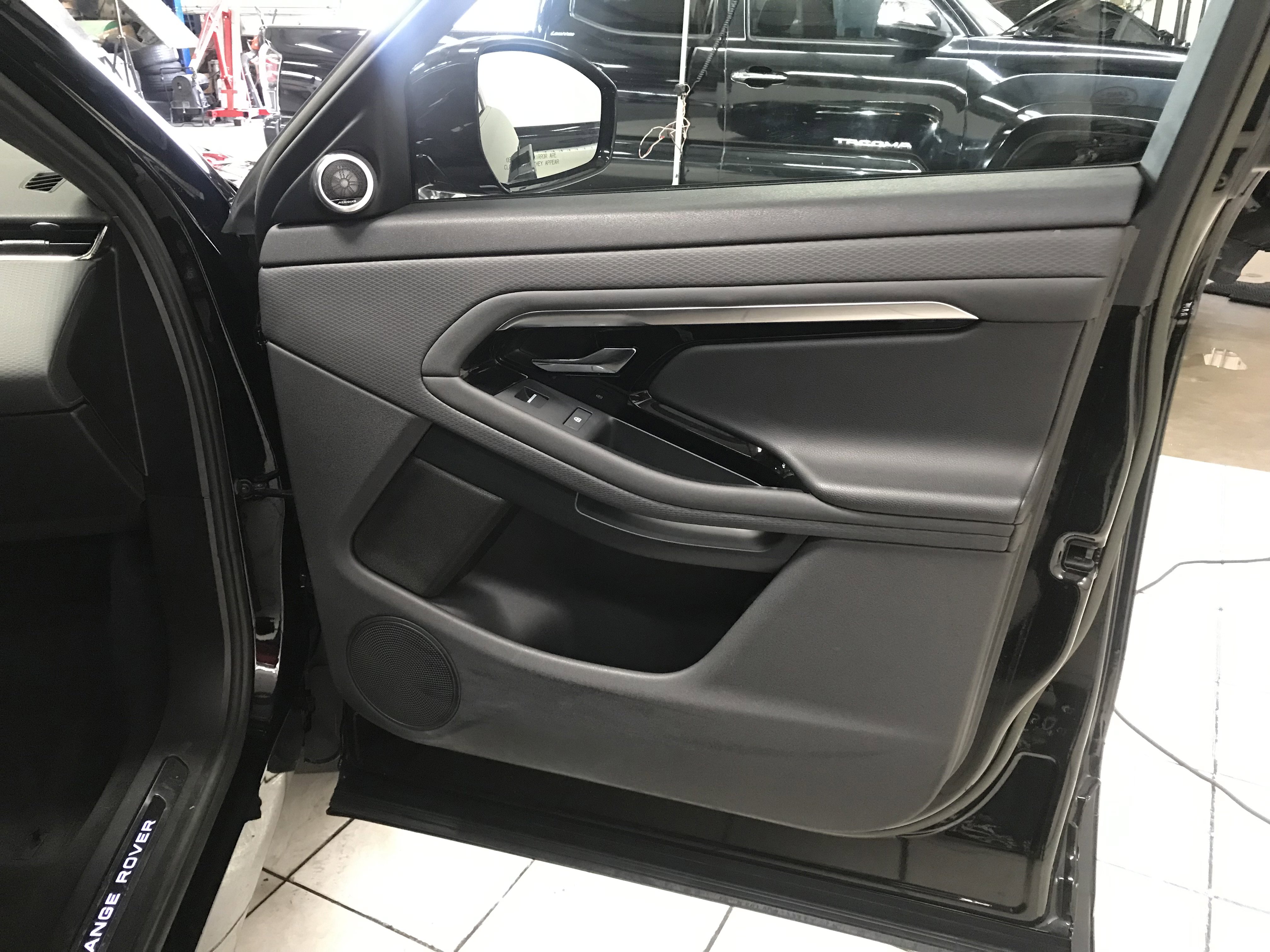 Used 2023 Land Rover Range Rover Evoque HST AWD/4WD image 13