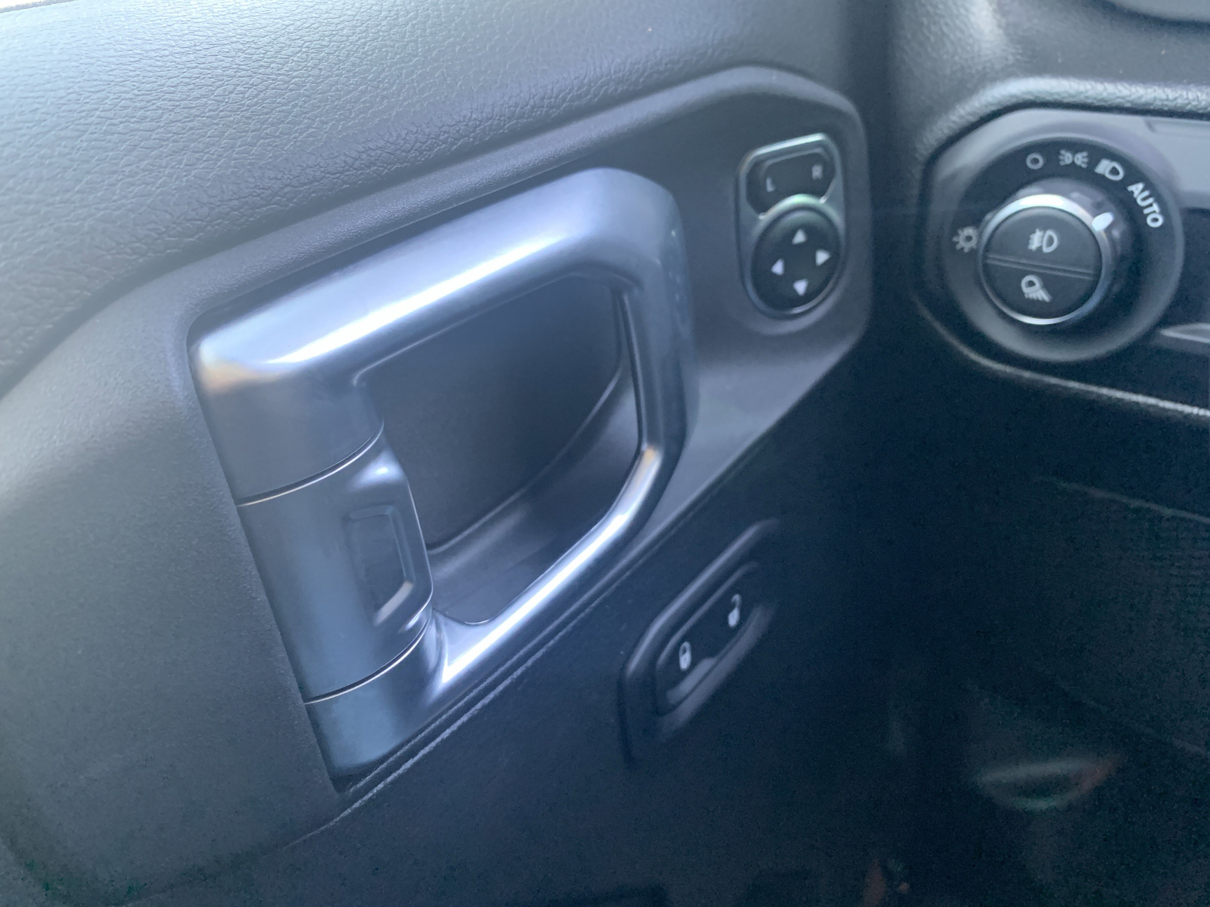 Used 2022 Jeep Gladiator Sport image 14