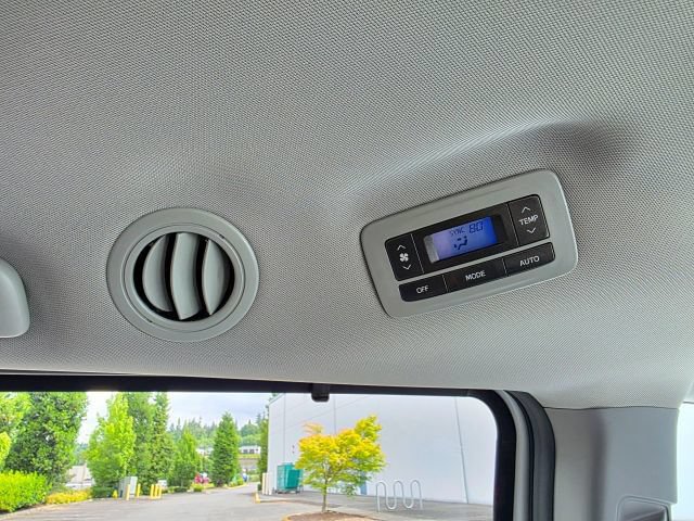 Used 2019 Toyota Sienna LE w/ LE Preferred Package FWD image 46