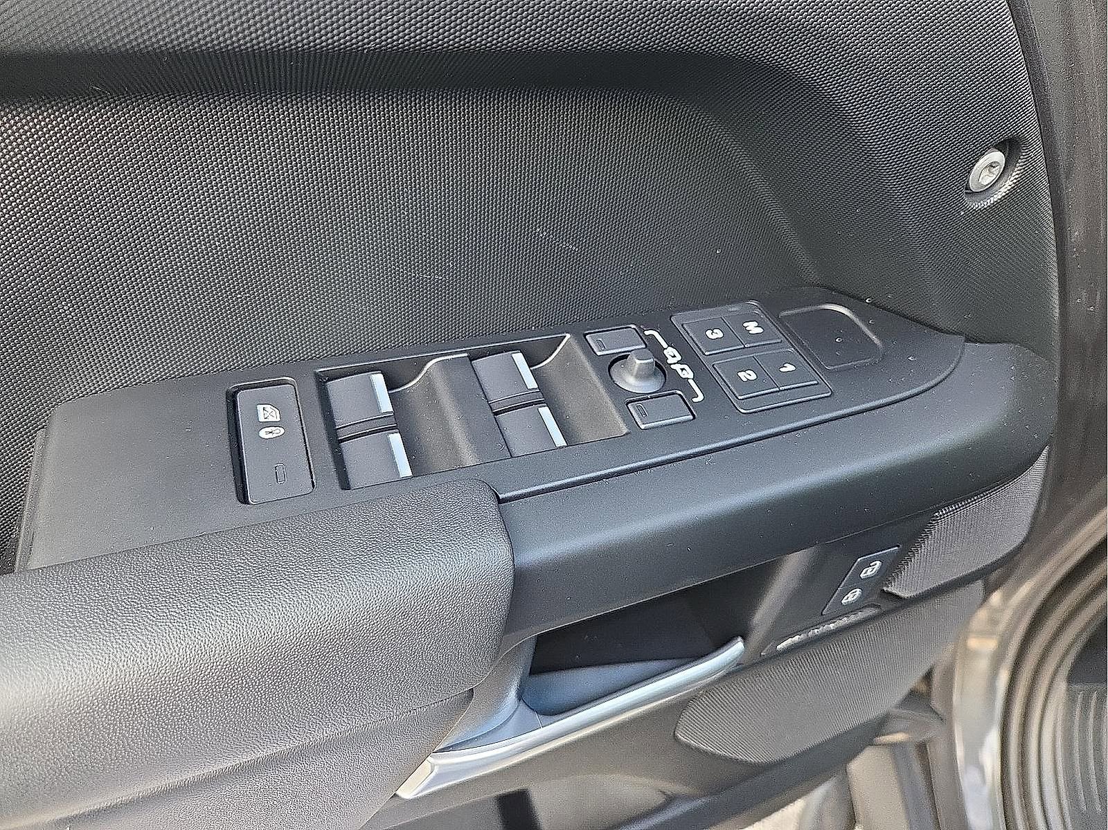 Used 2025 Land Rover Defender 110 S AWD/4WD image 14