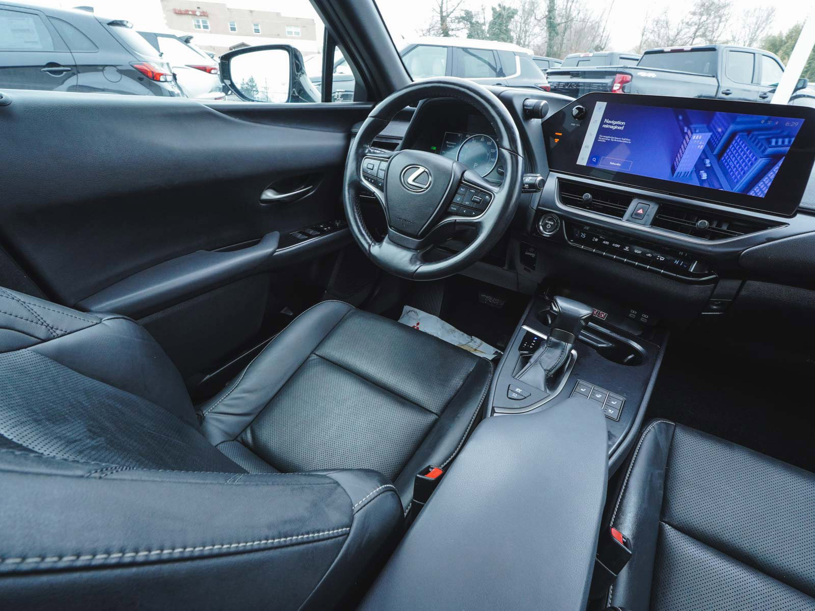 Used 2023 Lexus UX 250h AWD w/ Premium Package image 39