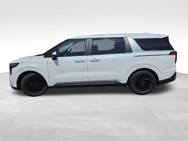 Used 2025 Kia Carnival FWD image 5