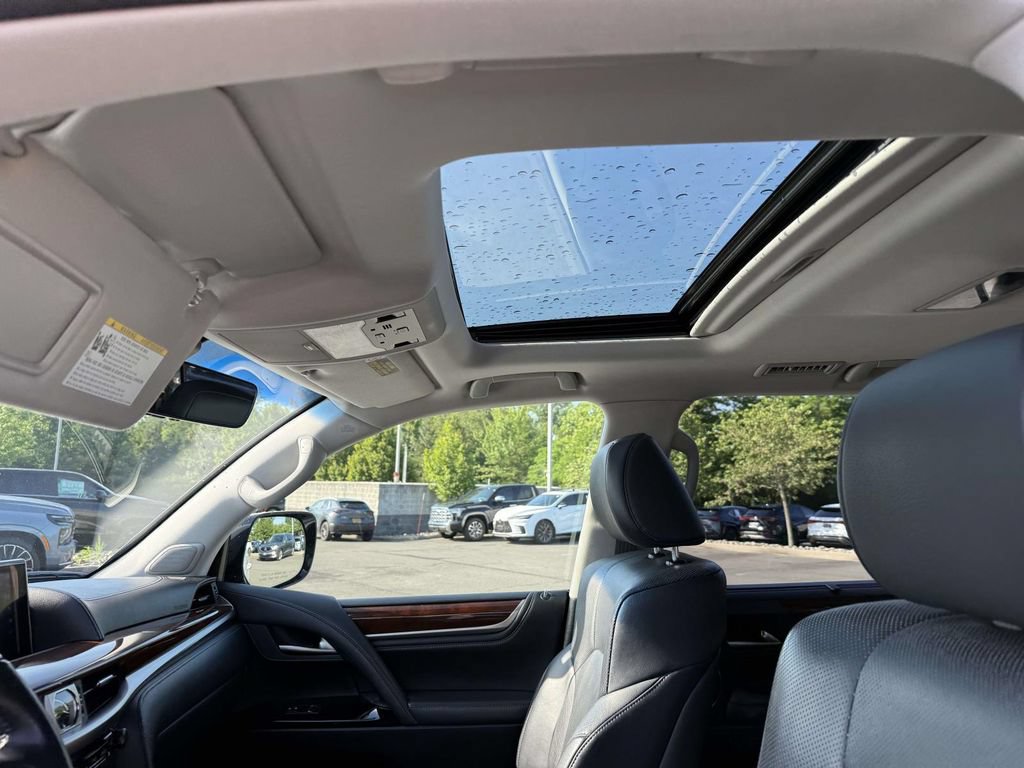 Used 2018 Lexus LX 570 4WD w/ Luxury Package image 21