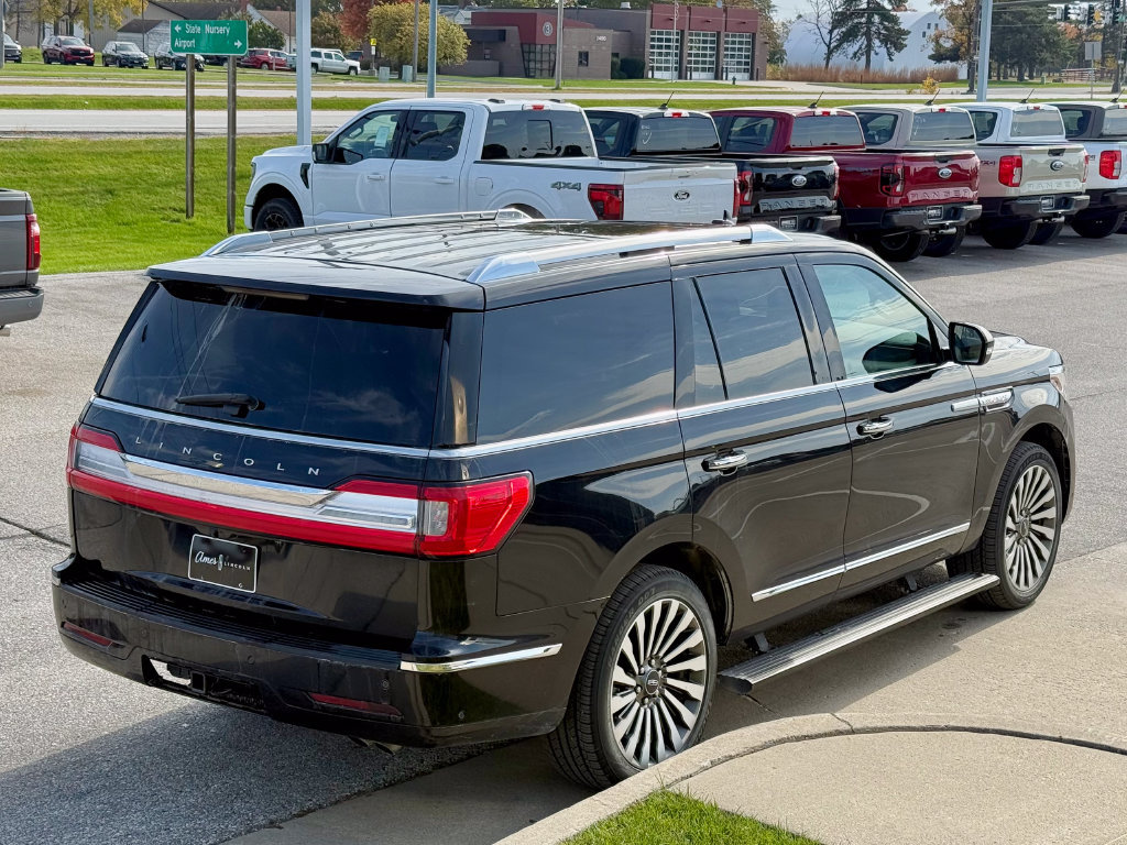 Used 2018 Lincoln Navigator Reserve w/ Technology Package AWD/4WD image 6