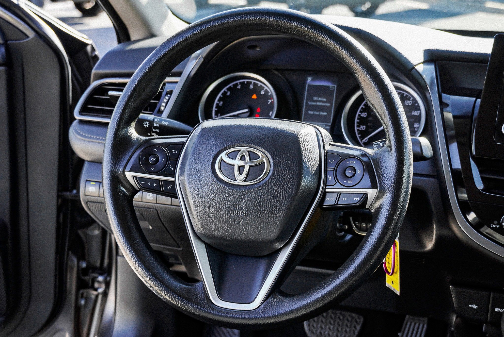 Used 2021 Toyota Camry LE FWD image 30