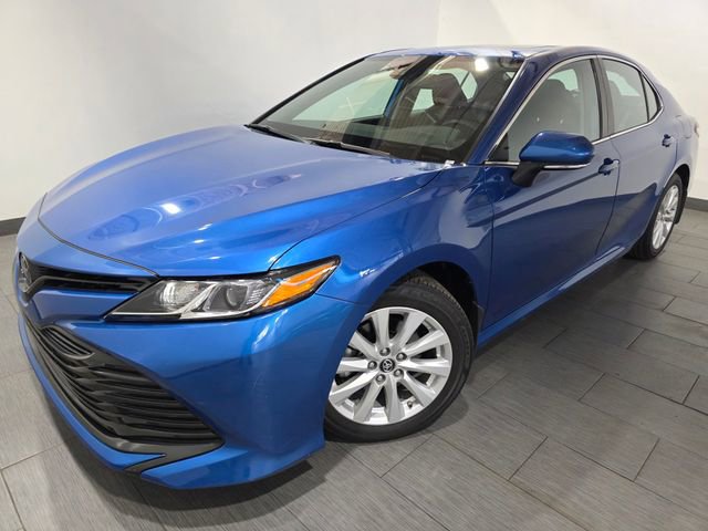 Used 2019 Toyota Camry LE image 1