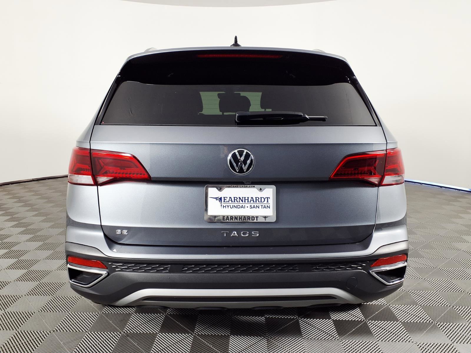 Used 2024 Volkswagen Taos SE FWD image 5