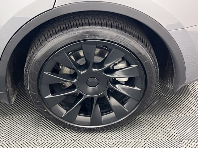 Used 2025 Tesla Model Y Long Range AWD/4WD image 23