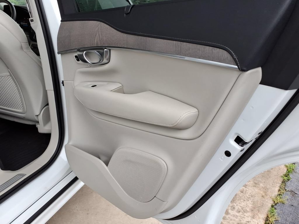 Used 2023 Volvo XC90 B6 Ultimate AWD/4WD image 13