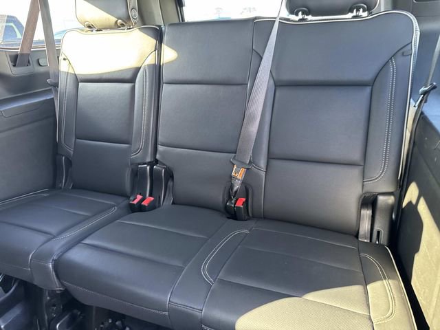 Used 2024 Chevrolet Suburban Premier image 10