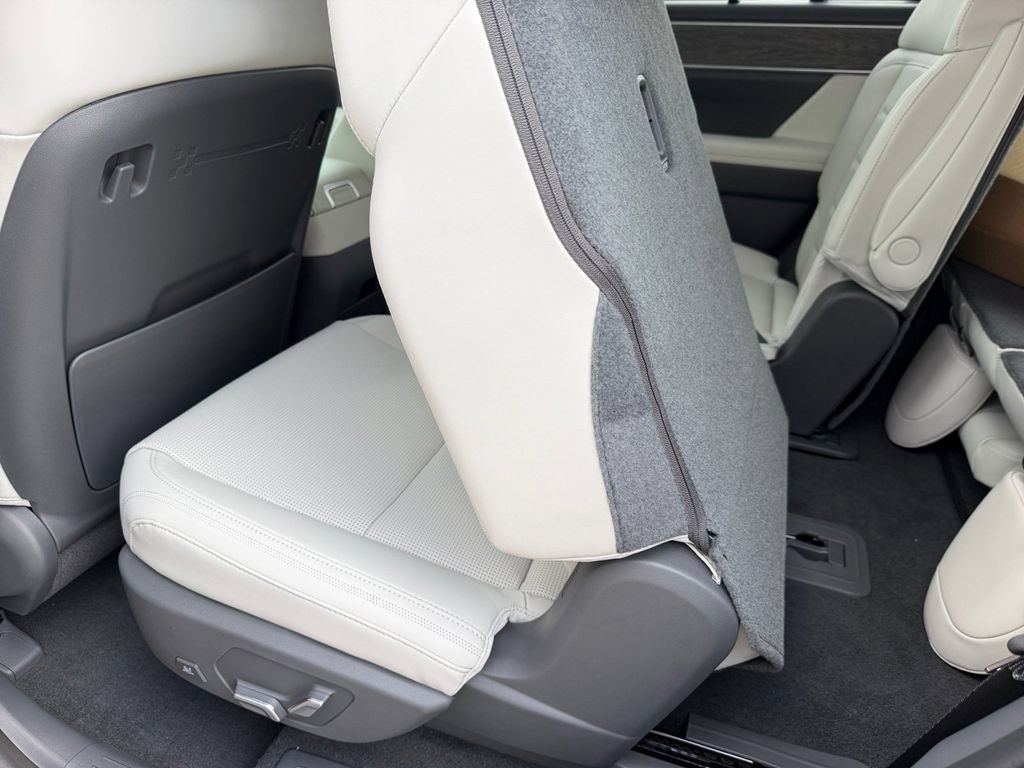 New 2027 Hyundai Santa Fe Calligraphy FWD image 16