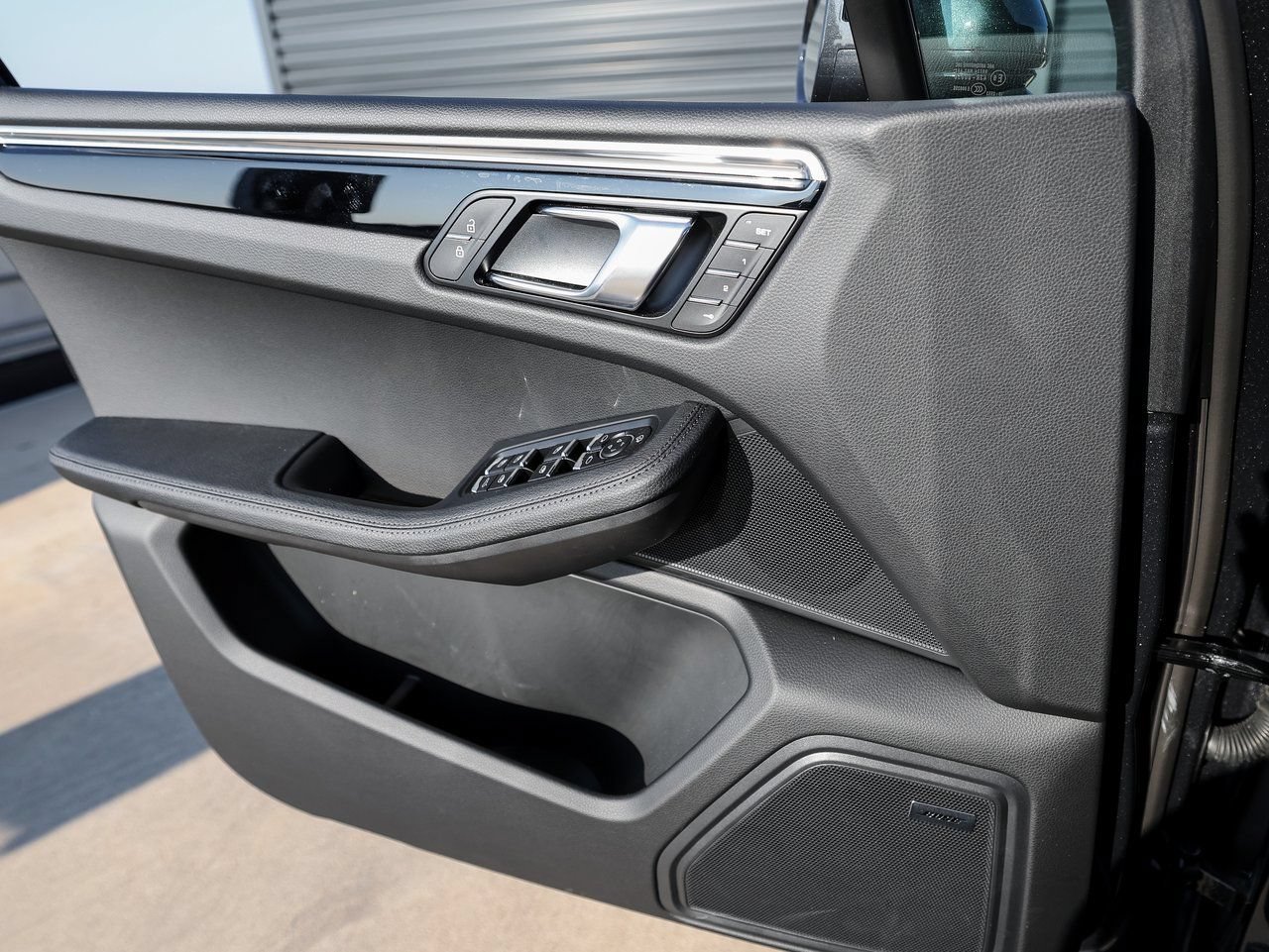 Certified 2026 Porsche Macan AWD/4WD image 23