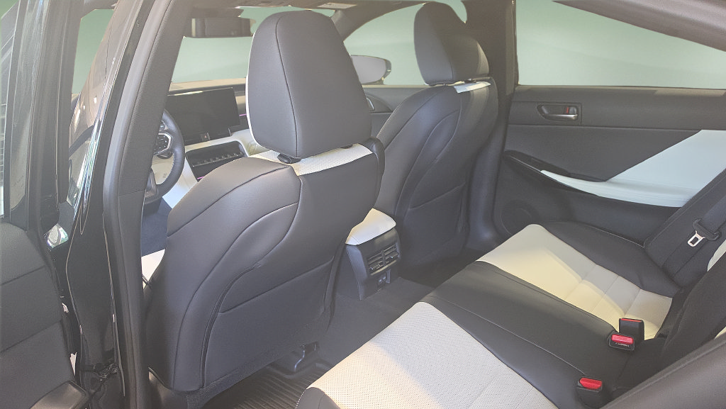 New 2026 Lexus IS 350 F Sport w/ Technology Package AWD/4WD image 17