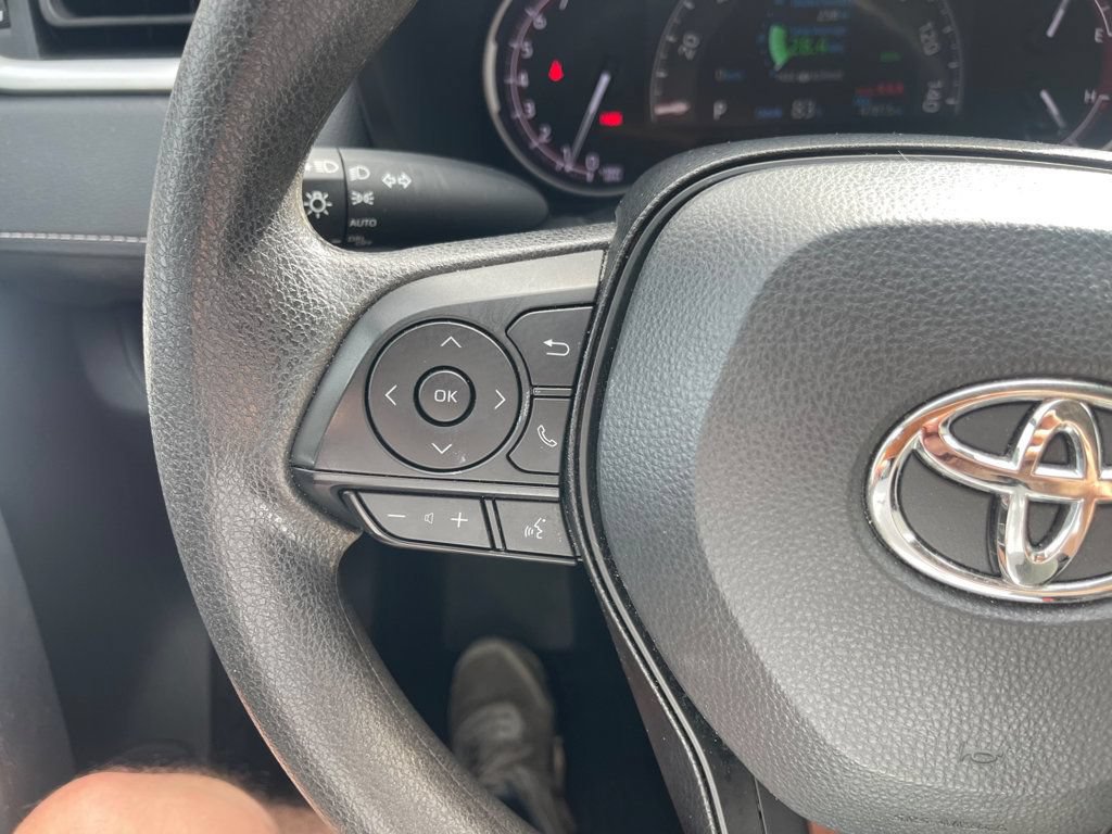 Used 2025 Toyota RAV4 XLE AWD/4WD image 16
