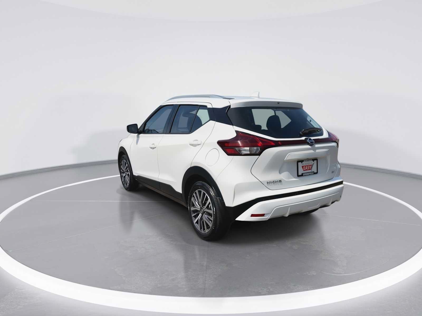 Used 2021 Nissan Kicks SV FWD image 6