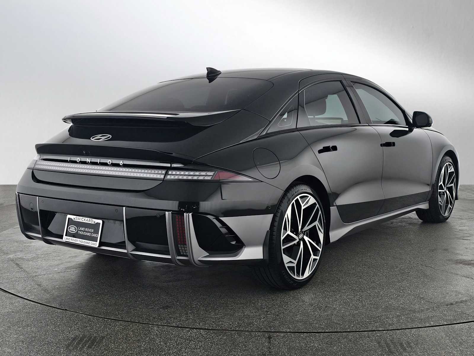 Used 2024 Hyundai Ioniq 6 Limited AWD/4WD image 4