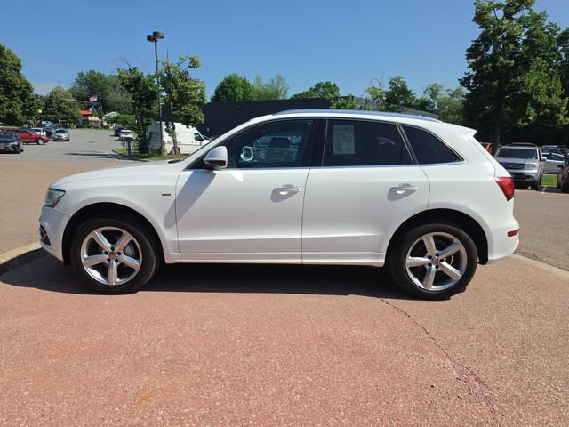 Used 2017 Audi Q5 2.0T Premium Plus w/ Technology Package AWD/4WD image 2