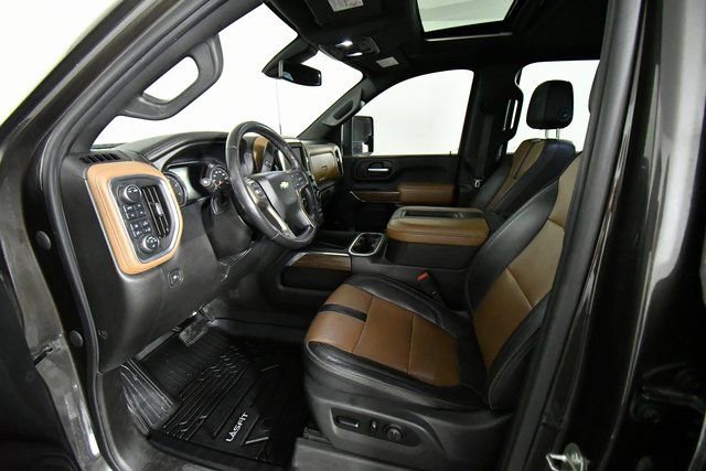 Used 2021 Chevrolet Silverado 2500 High Country w/ Safety Package II image 5
