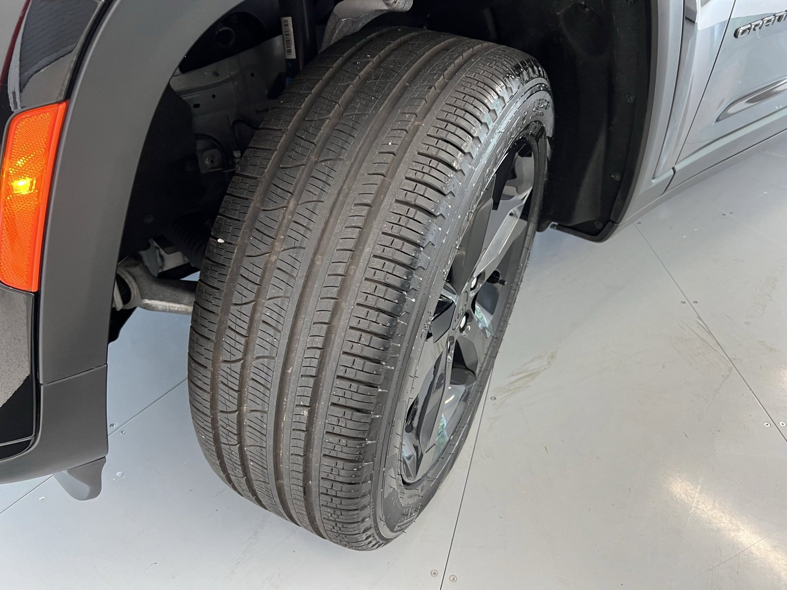 Used 2024 Jeep Grand Cherokee L Limited w/ Black Appearance Package image 60