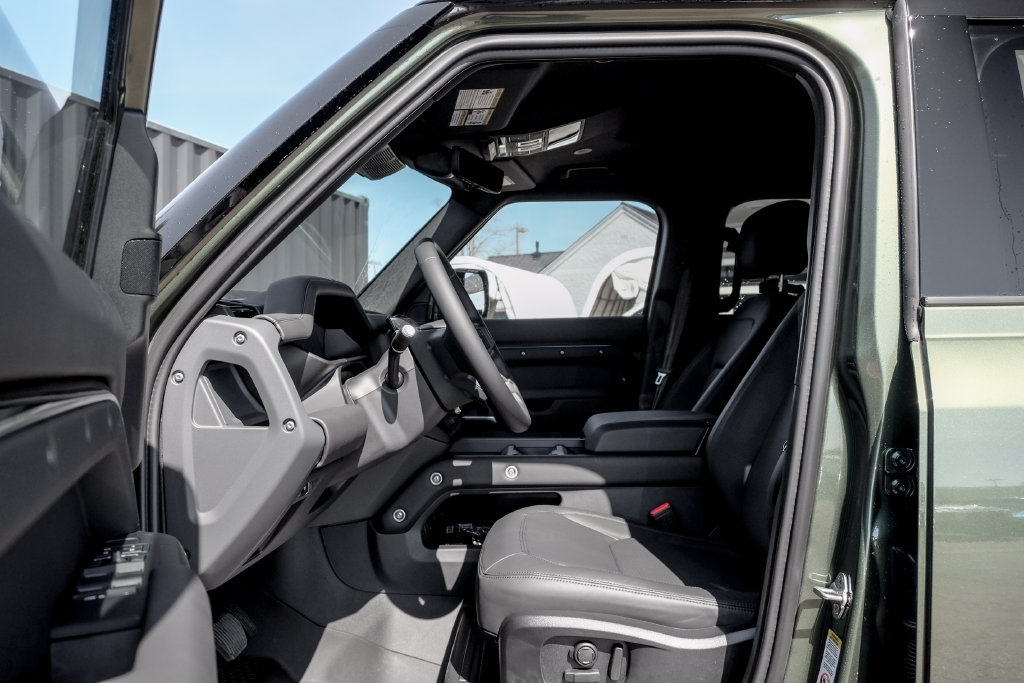 New 2026 Land Rover Defender 110 X-Dynamic SE AWD/4WD image 10