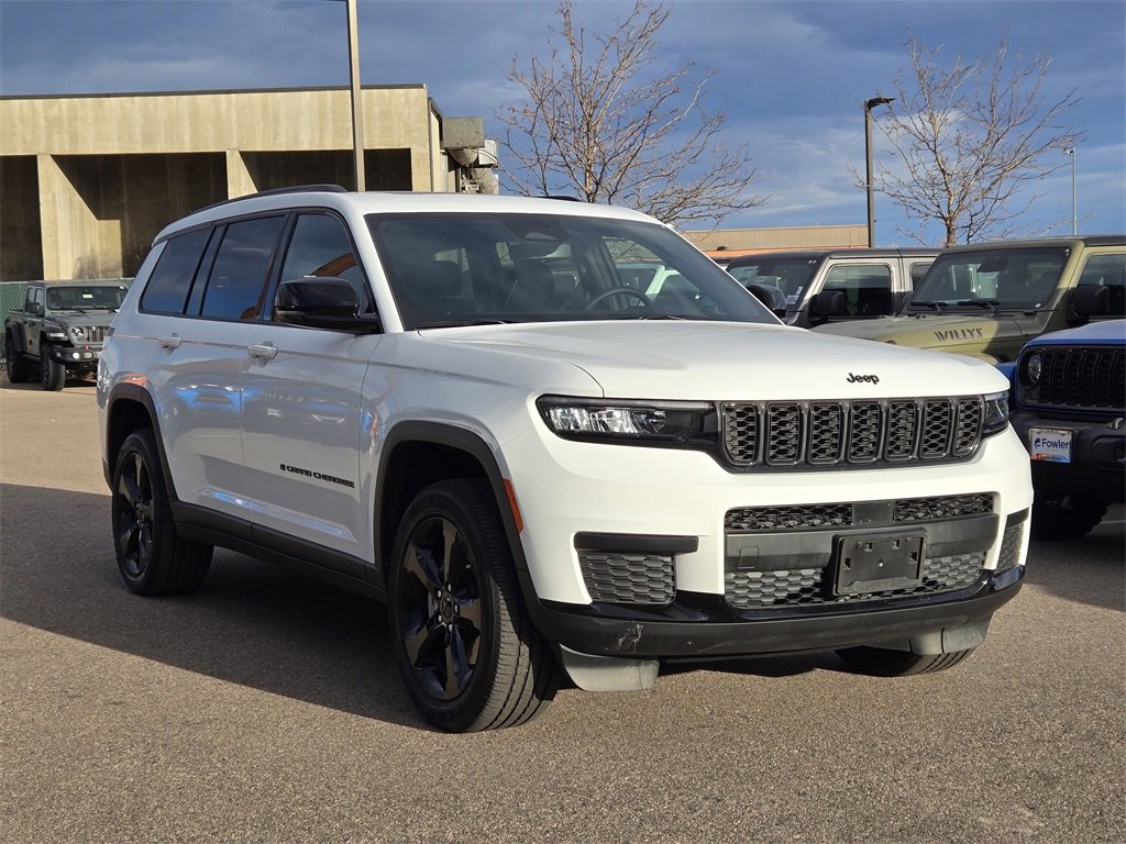 Used 2024 Jeep Grand Cherokee L Altitude image 2