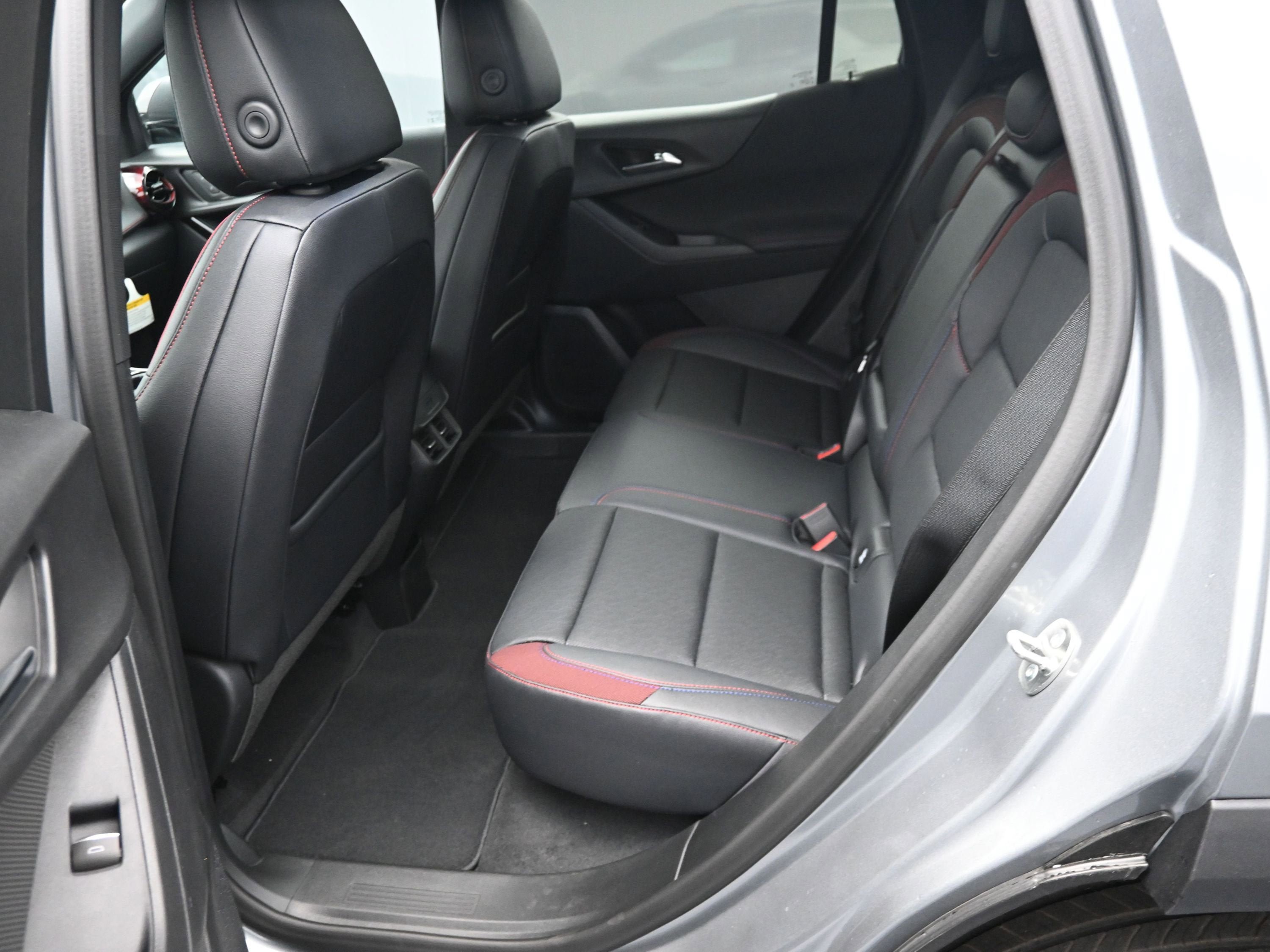 New 2026 Chevrolet Equinox RS w/ Safety and Technology Package AWD/4WD image 33