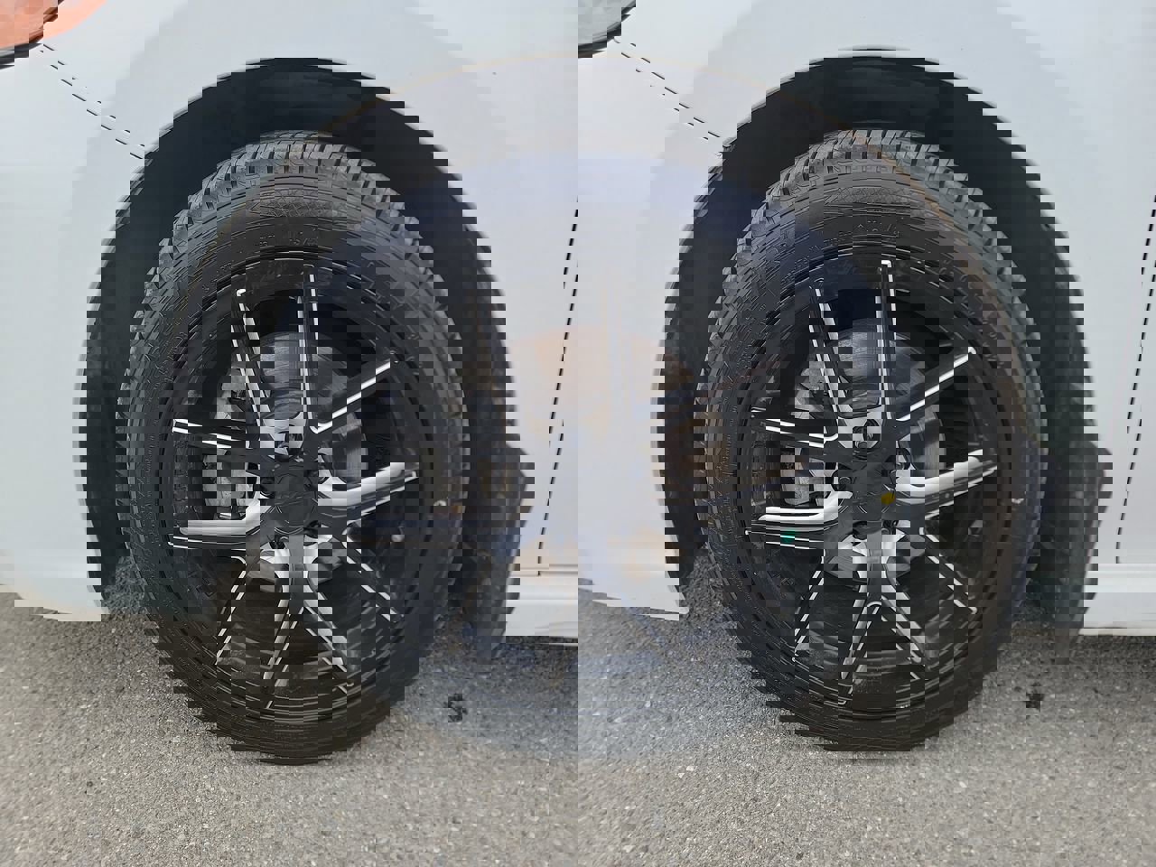 Used 2020 Toyota Camry SE image 10