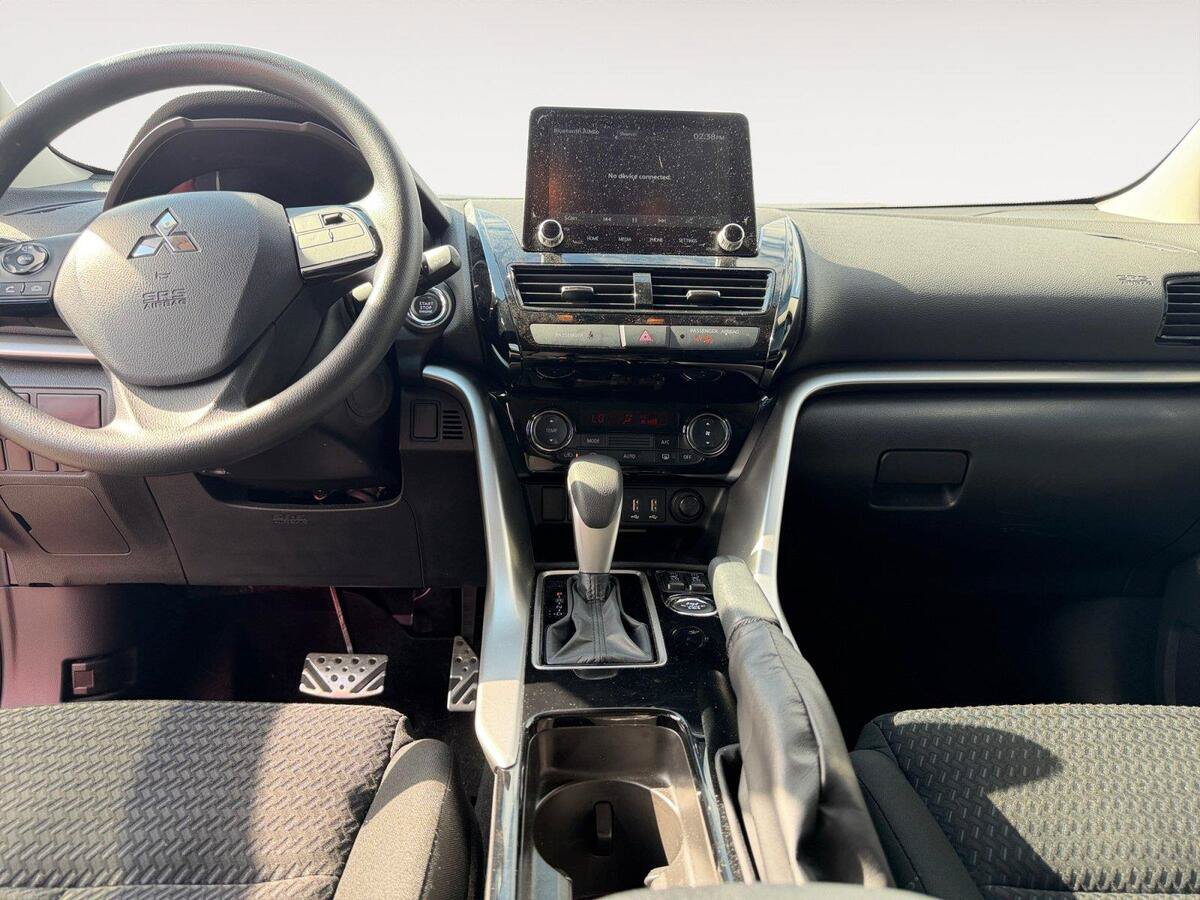 Used 2024 Mitsubishi Eclipse Cross LE AWD/4WD image 11