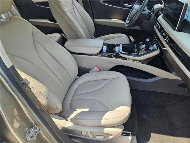 Used 2023 Lincoln Nautilus FWD image 19
