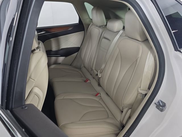 Used 2018 Lincoln MKC Select w/ Select Plus Package AWD/4WD image 18