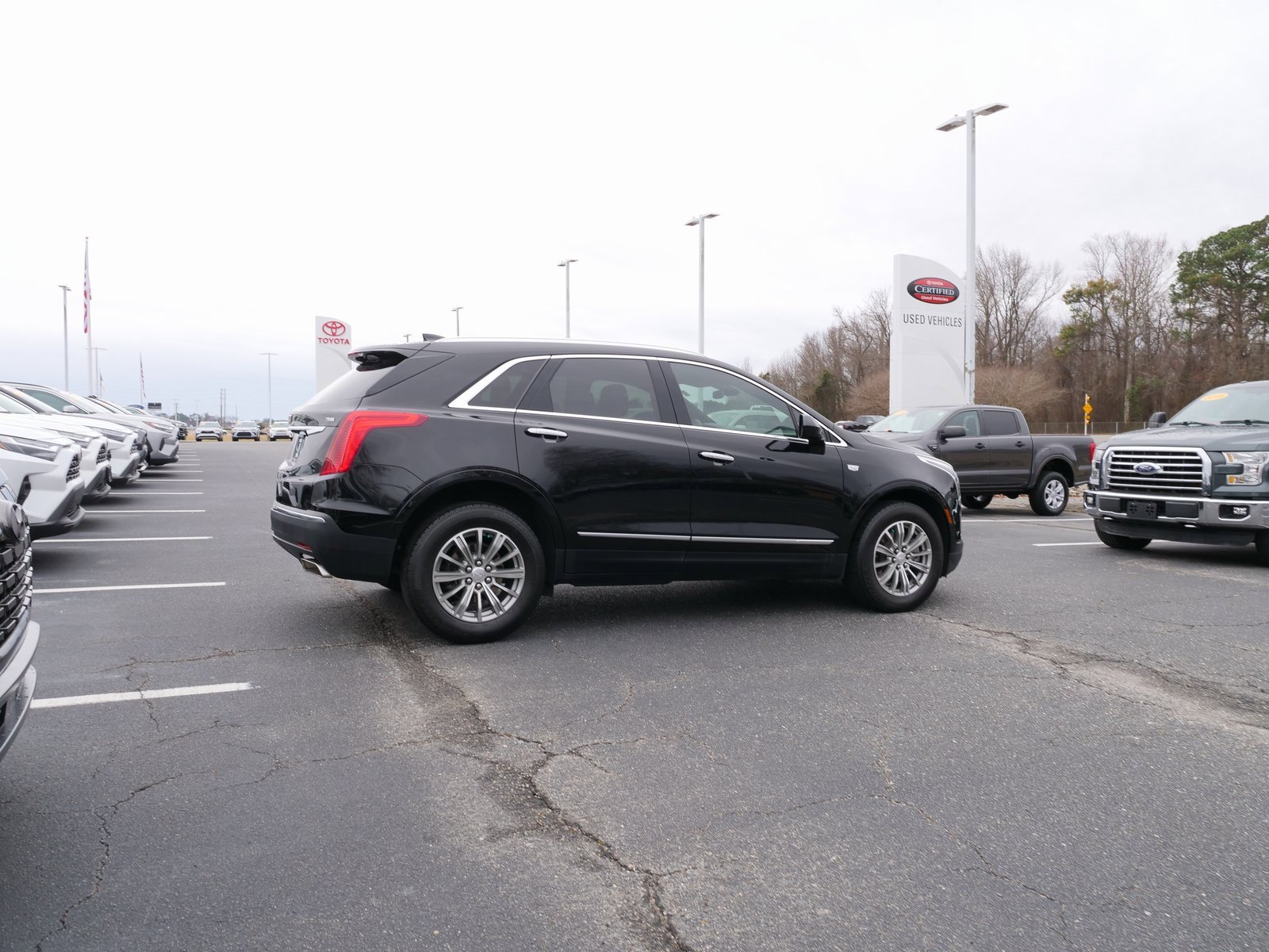 Used 2018 Cadillac XT5 Luxury w/ Driver Awareness Package image 4