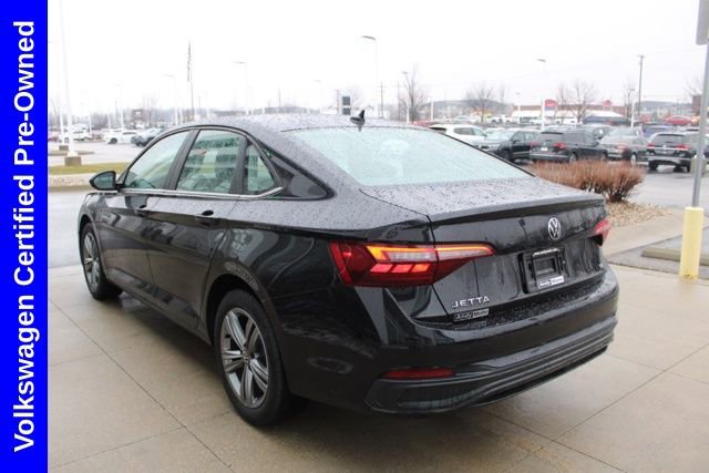 Used 2024 Volkswagen Jetta SE image 4