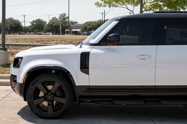 New 2026 Land Rover Defender 110 X-Dynamic SE AWD/4WD image 15