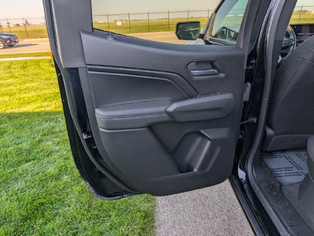 Used 2026 Chevrolet Colorado LT w/ Advanced Trailering Package AWD/4WD image 17