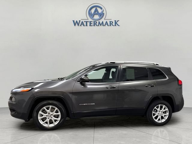 Used 2018 Jeep Cherokee Latitude Plus w/ Comfort/Convenience Group image 2