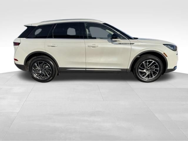 Used 2022 Lincoln Corsair AWD w/ Equipment Group 101A image 2