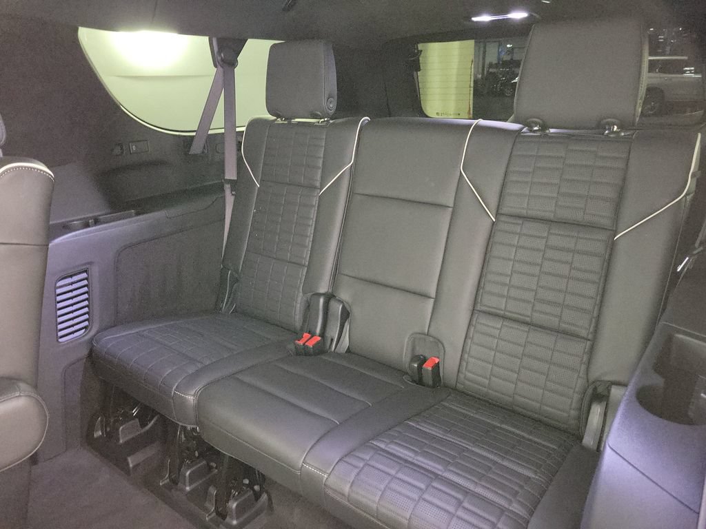 Certified 2026 Cadillac Escalade ESV Platinum Sport w/ LPO, ONYX Package AWD/4WD image 12
