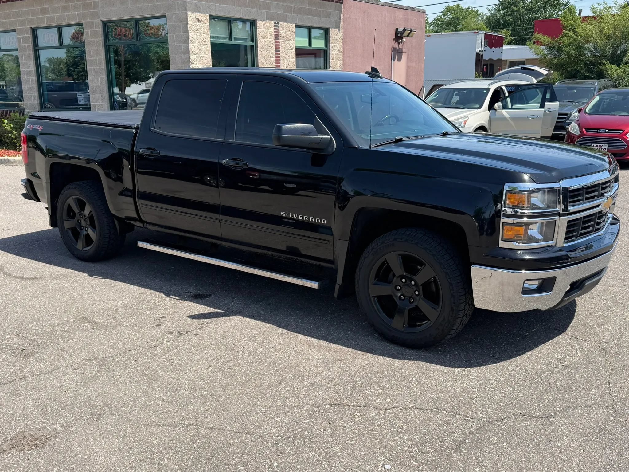 Used 2015 Chevrolet Silverado 1500 LT w/ LT Convenience Package AWD/4WD image 7