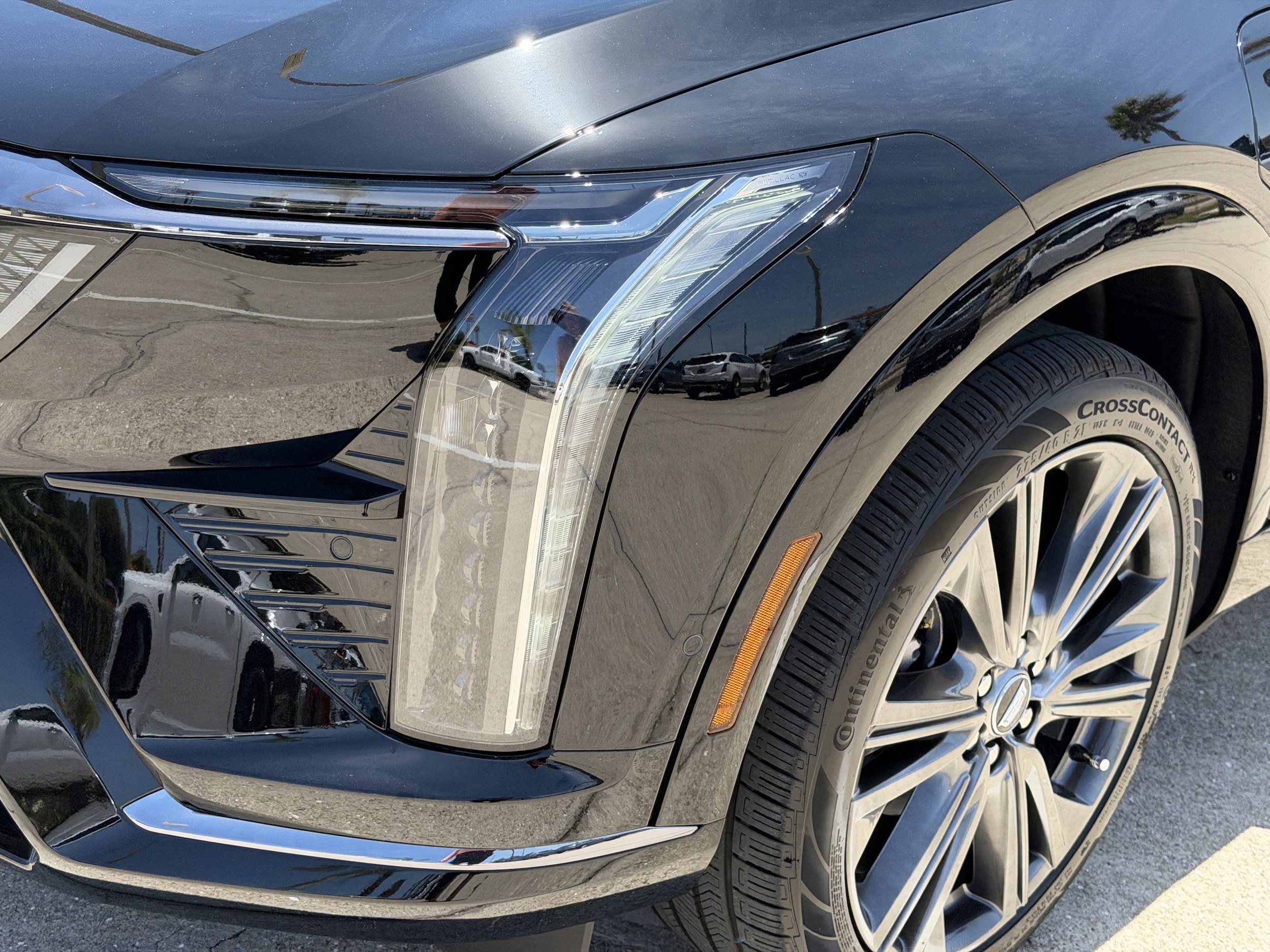 New 2026 Cadillac Optiq Sport 2 w/ LPO, Floor Liner Package AWD/4WD image 8