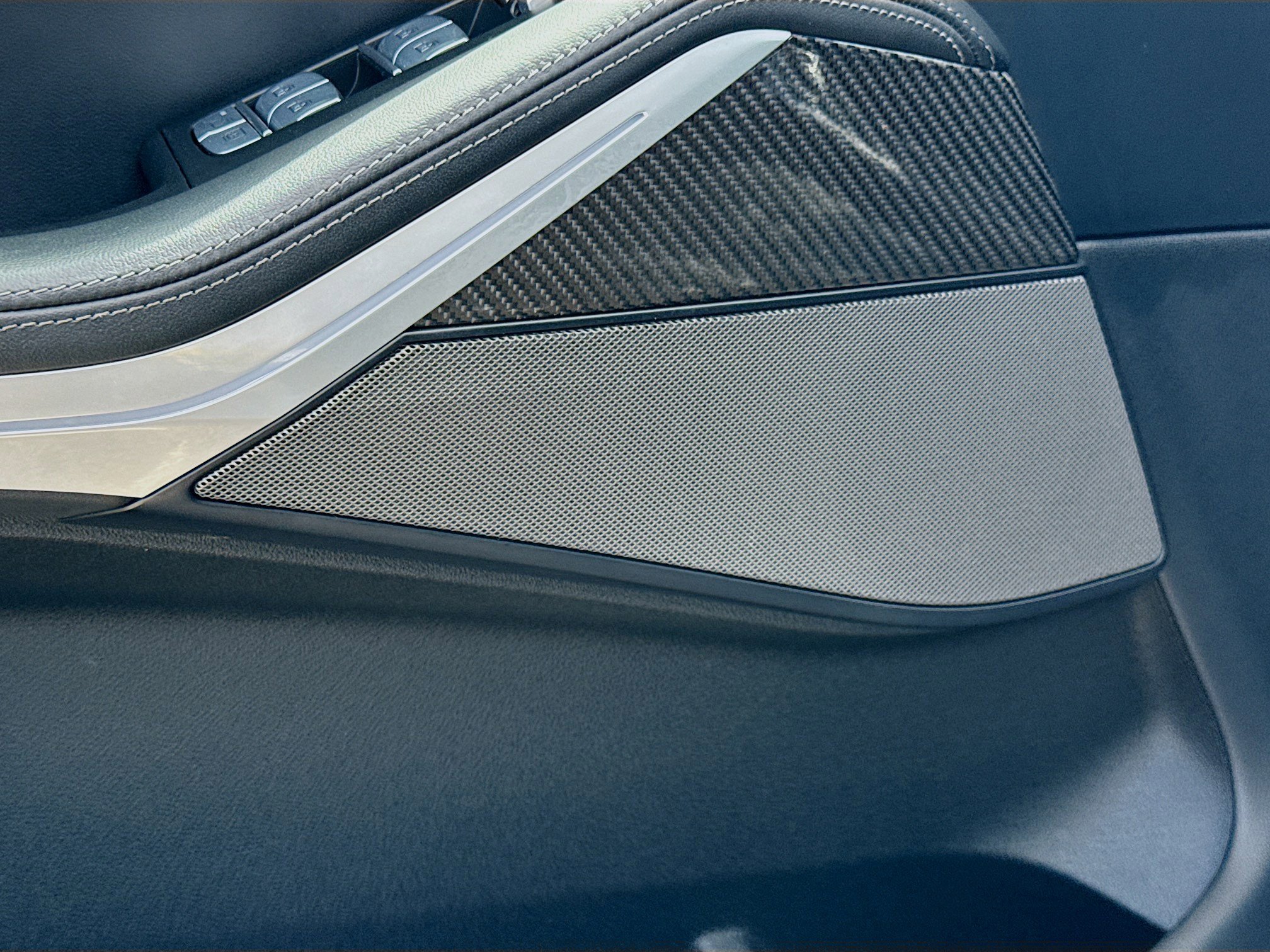 Used 2023 BMW X7 M60i w/ Executive Package image 25