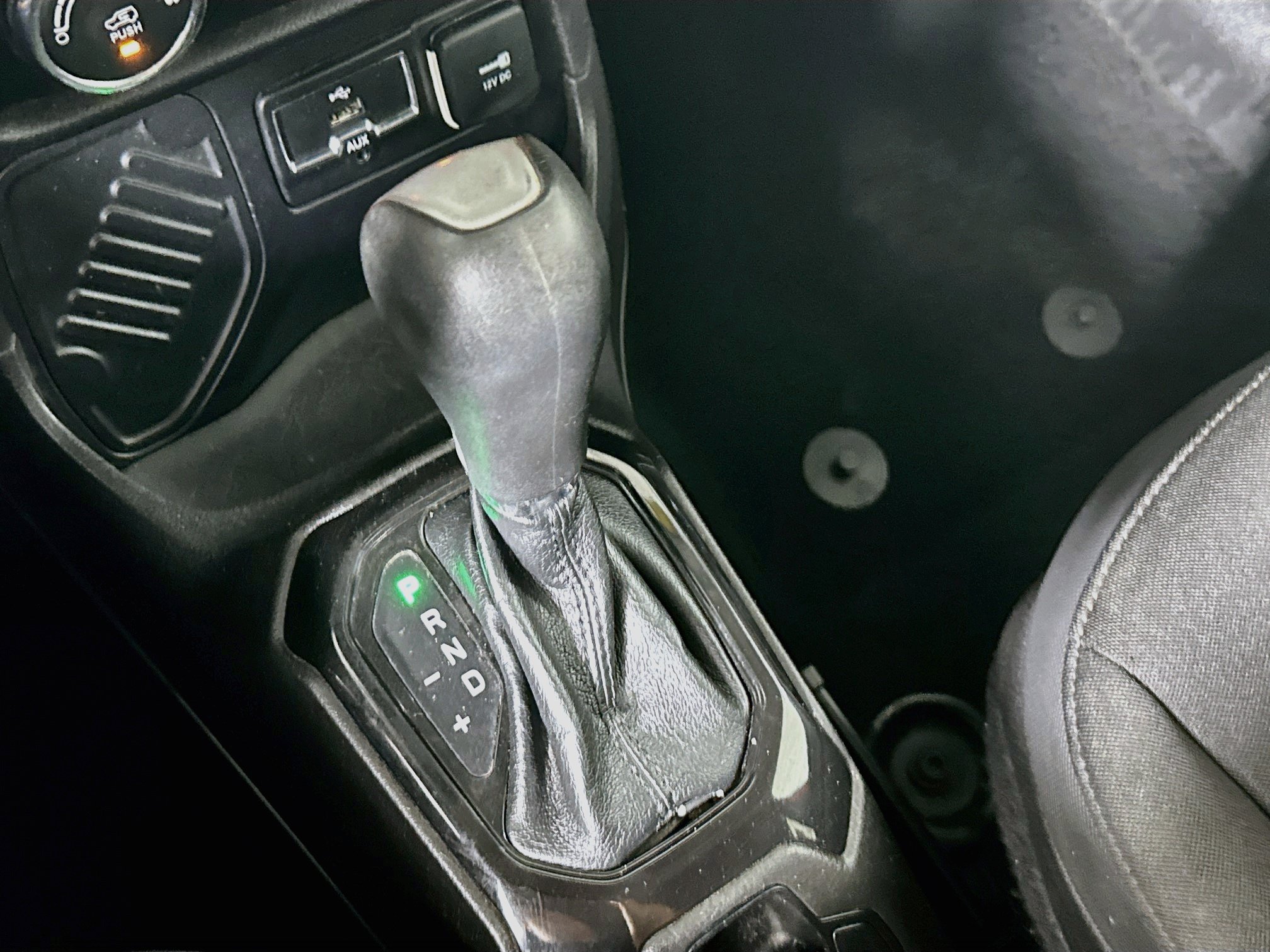 Used 2017 Jeep Renegade Altitude FWD image 23