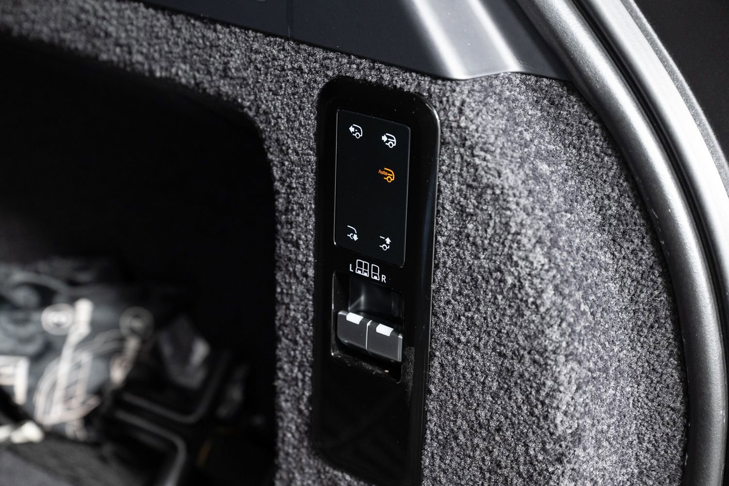 Used 2022 Land Rover Range Rover SE image 21