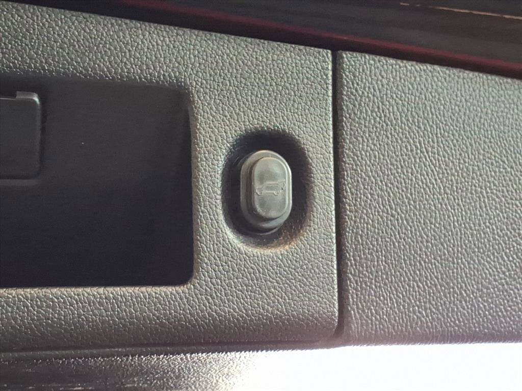 Used 2018 Cadillac Escalade ESV Platinum image 7