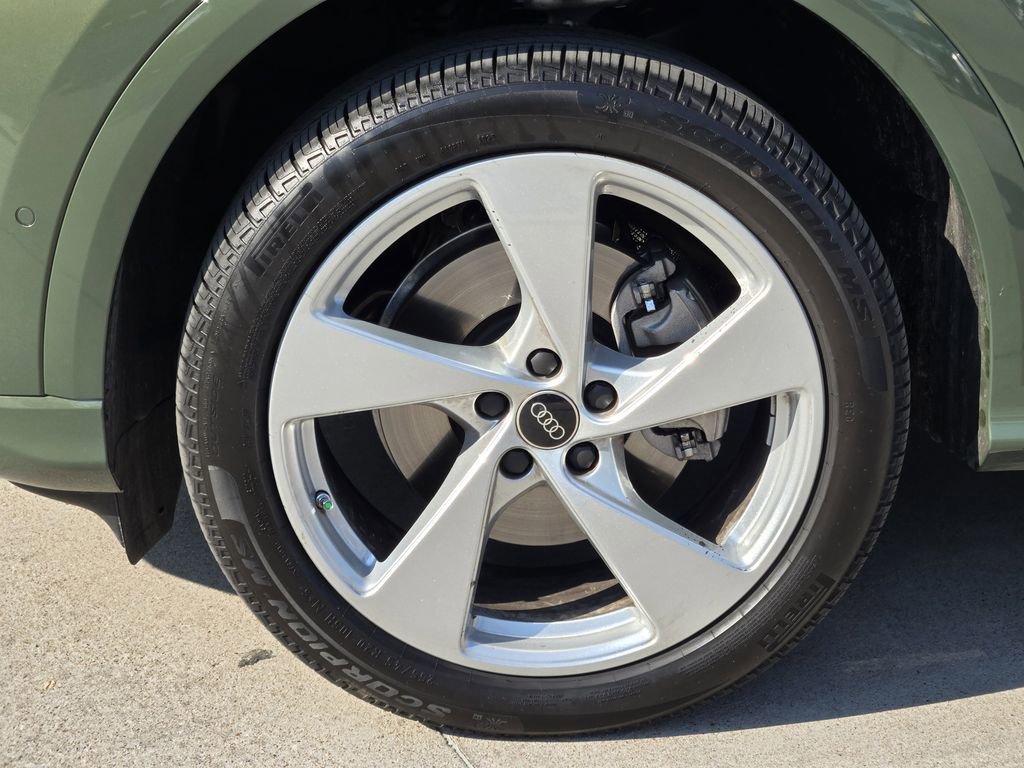 Used 2025 Audi Q5 Premium Plus w/ Premium Plus image 14