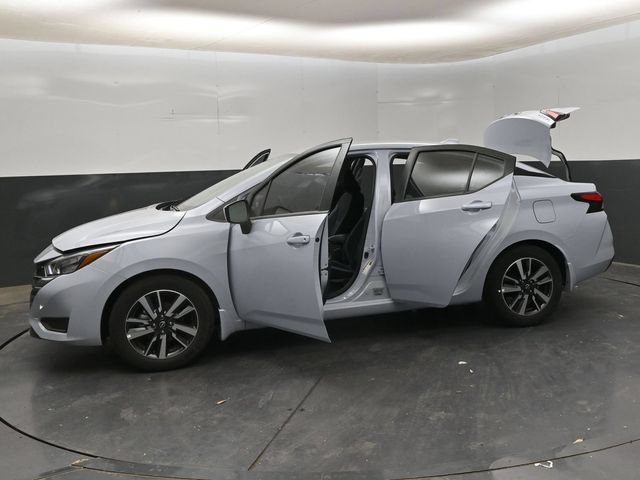 New 2025 Nissan Versa SV w/ Trunk Package FWD image 29