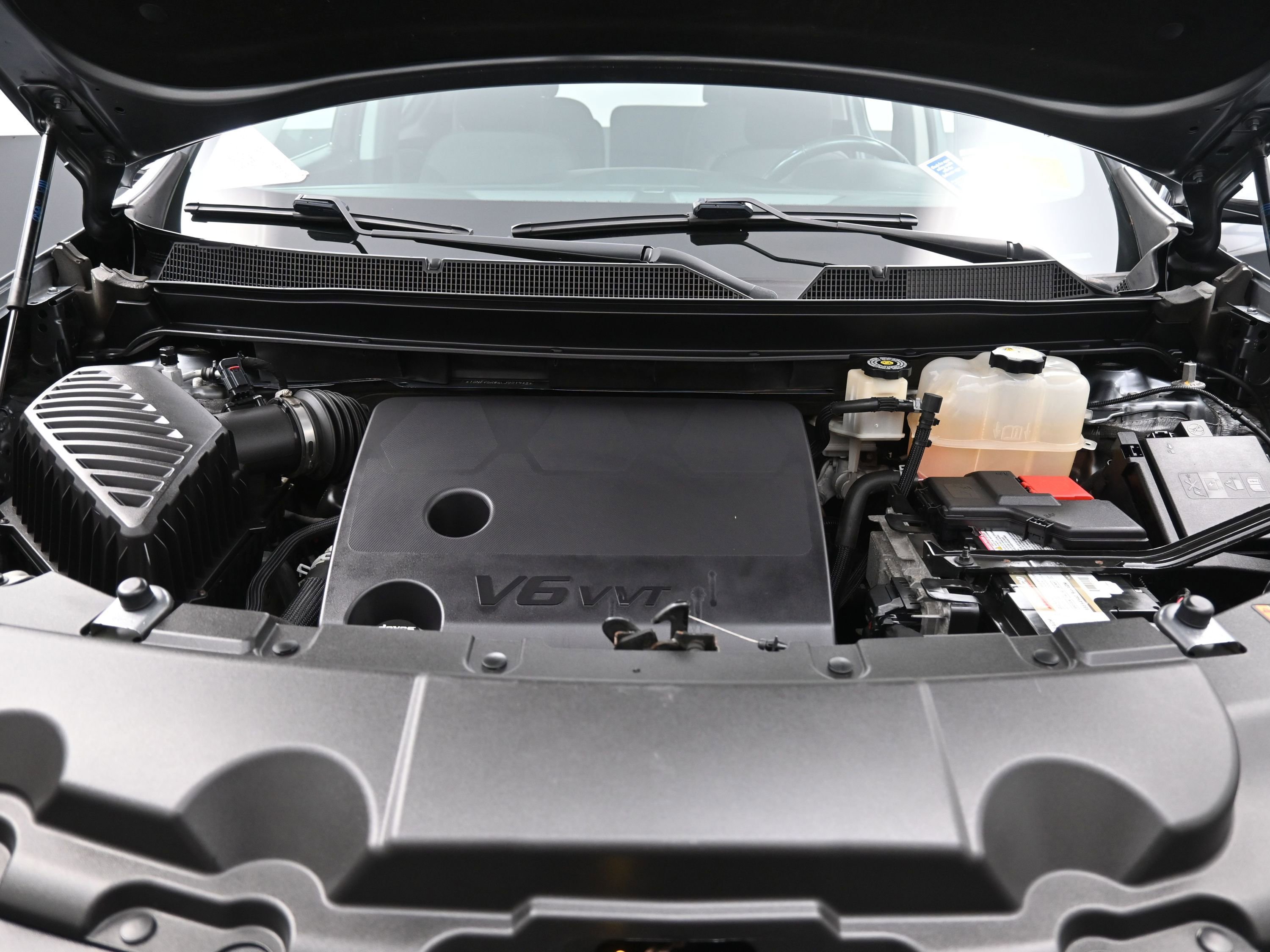 Used 2020 Chevrolet Traverse LT w/ LPO, Black Accent Package image 16