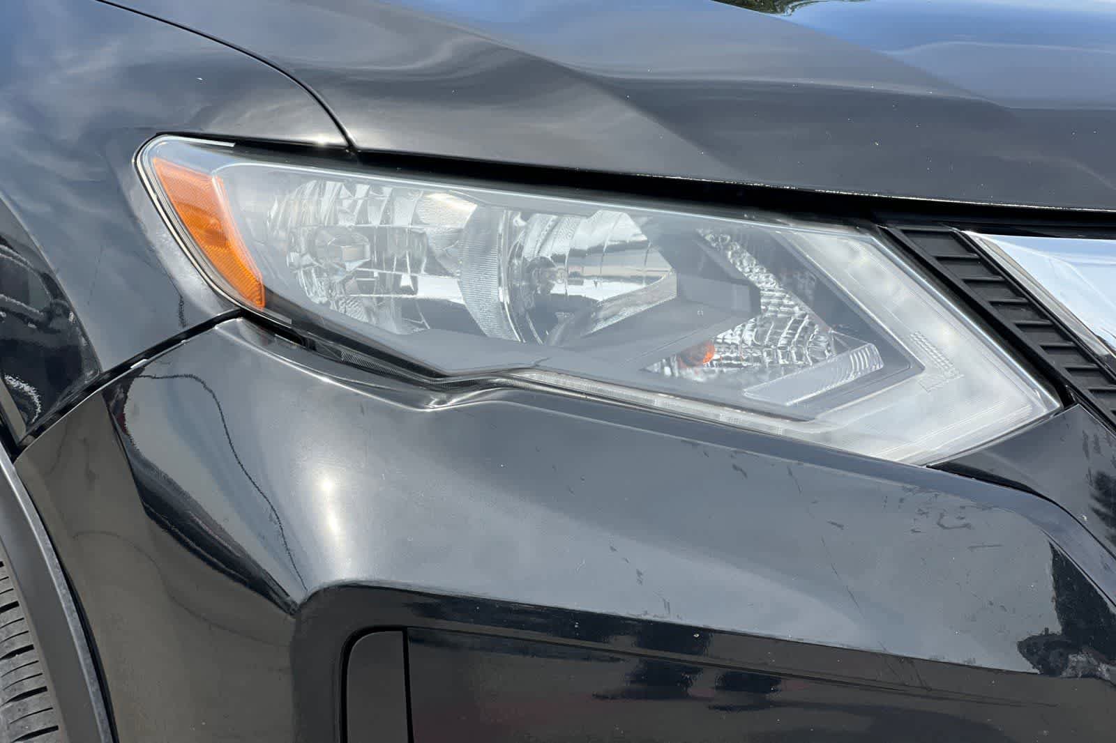 Used 2017 Nissan Rogue S FWD image 31