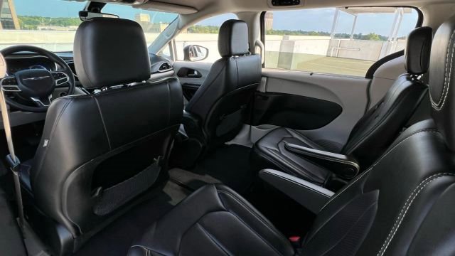 Used 2020 Chrysler Voyager Lxi image 76